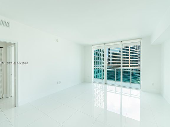 5th image of 950 Brickell Bay Dr APT 2208
