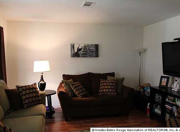 4th image of 17490 Blossom Trail Dr