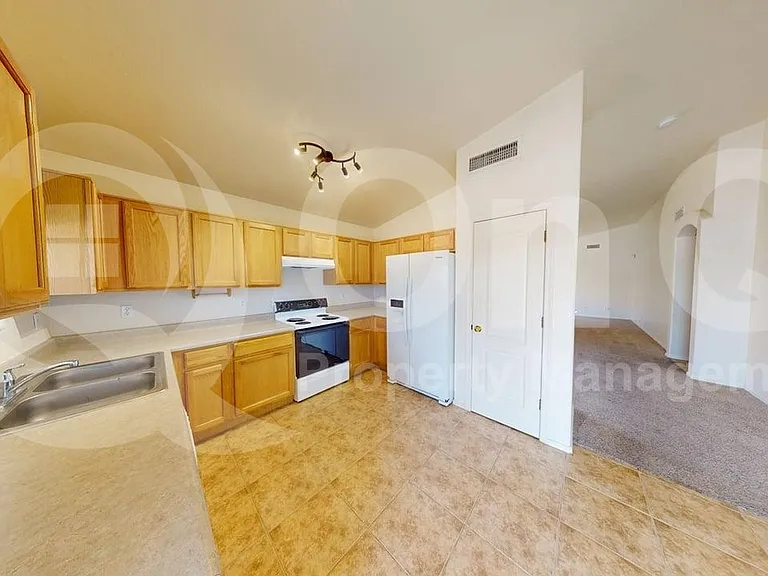 2396 W Silverbell Tree Dr — Photo 7