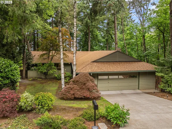 1131 Larch St, Lake Oswego, OR 97034