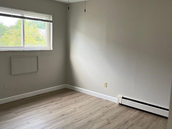 3rd image of 4330 Millsbrae Ave