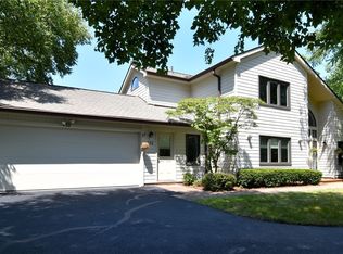 432 Chipping Ln, Chagrin Falls, OH 44023