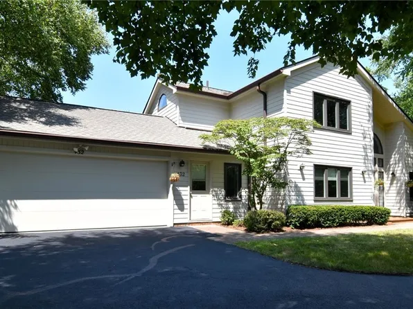 432 Chipping Ln, Chagrin Falls, OH 44023
