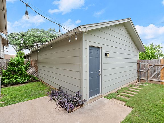 3rd image of 8917 N Plaza Ct #53