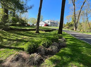 3 Winding Ln, Darien, CT 06820