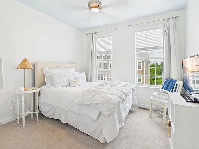 5931 Laurel Bed Ln #B — Photo 28