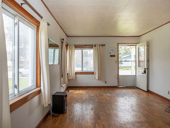 4th image of 803 5th Ave E