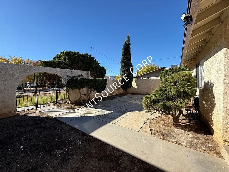 4827 W Avenue L6 — Photo 8