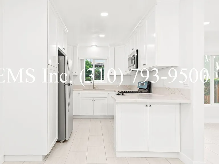 law01 — Photo 8