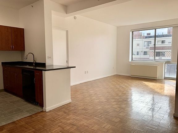 2nd image of 68 Bradhurst Ave APT 7K