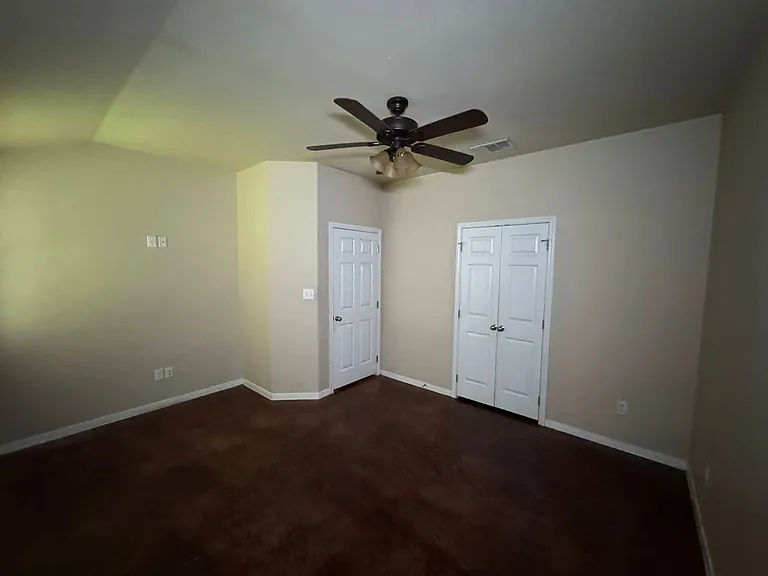 4305 Cambridge Dr — Photo 9