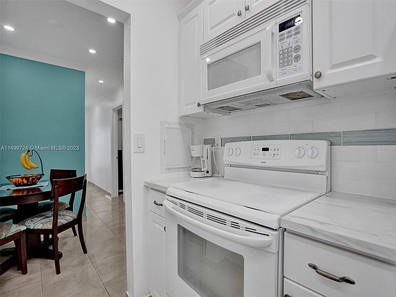 2nd image of 17001 NE 13th Ave APT 310