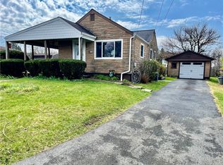 25 Andrews Ave, Jeannette, PA 15644