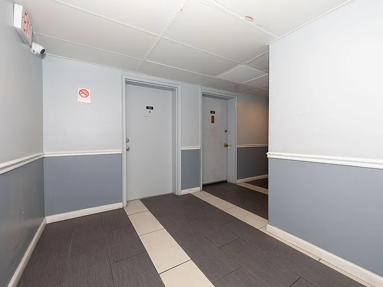 Wayne Court Apartments — Photo 6