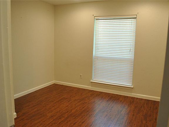 2nd image of 1015 Nottingham Dr