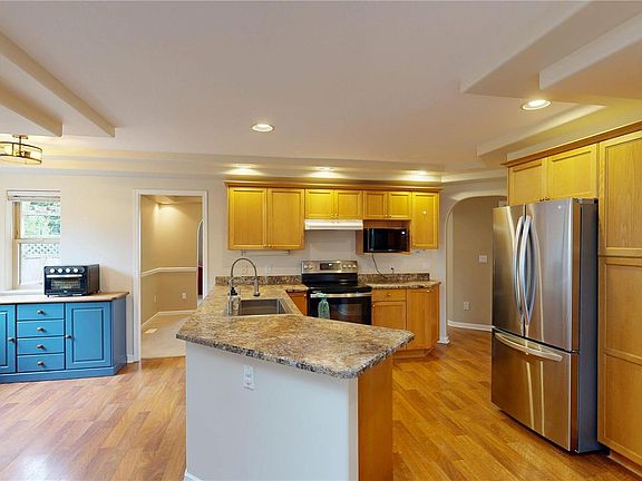 2nd image of 1137 Yellowbrick Rd
