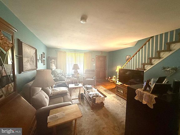 3rd image of 4111 Magee Ave