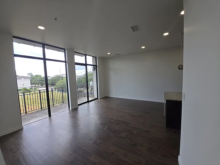 4820 Caroline St #304 — Photo 15