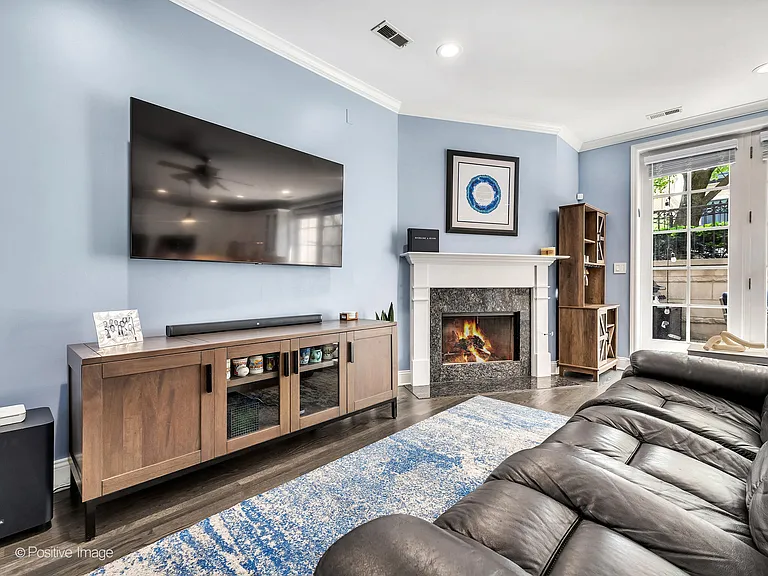 3715 N Wilton Ave #1 — Photo 7