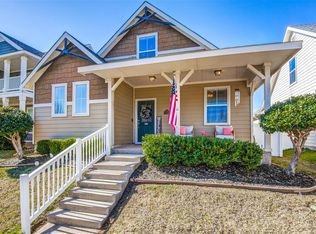 1725 Cambridge Dr, Aubrey, TX 76227