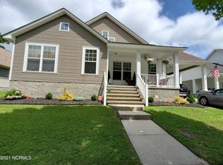 3611 Willow Run Dr, Greenville, NC 27858