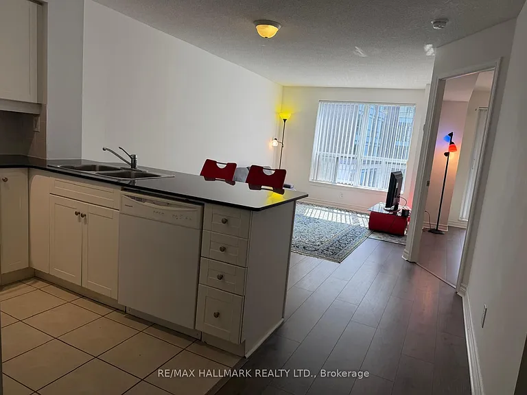 19 Barberry Pl #416 — Photo 8