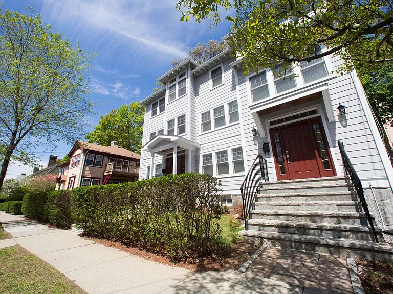 37 Beaconsfield Rd #1D — Photo 15