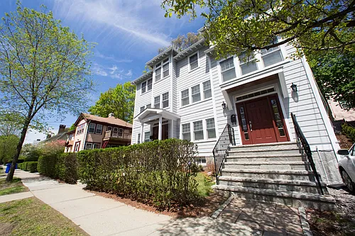 37 Beaconsfield Rd Photo 1