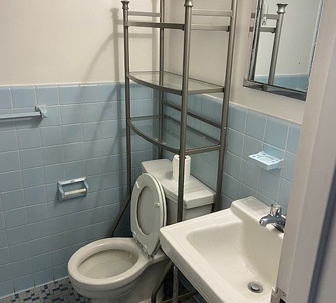 4th image of 950 25th St NW #709S