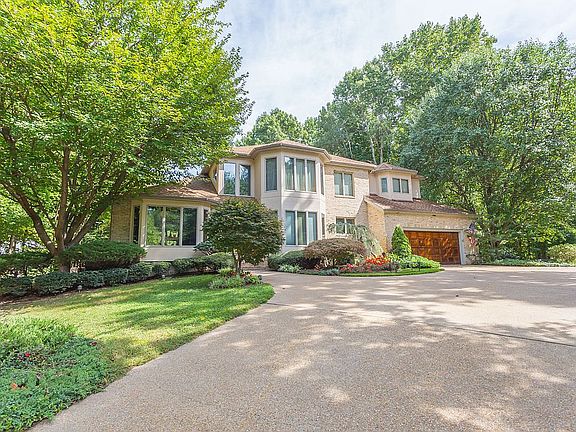 3rd image of 12705 Kingsley Ct