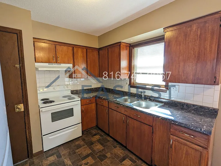405 NE Orchard St #A — Photo 8