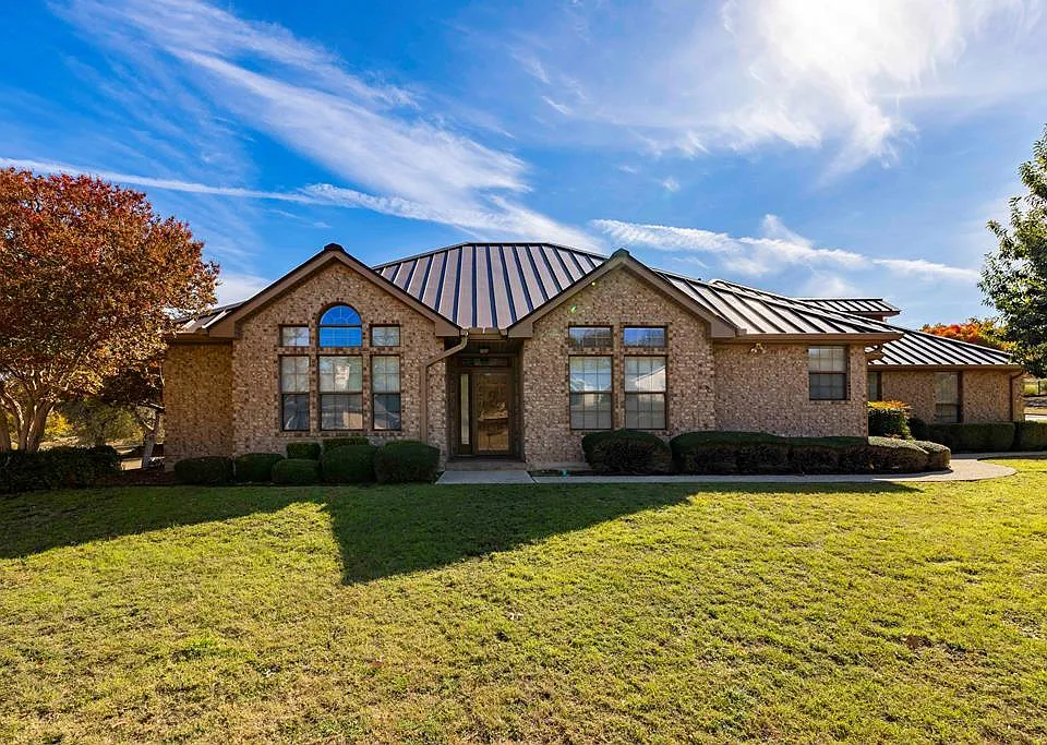 100 Braeburn Cir