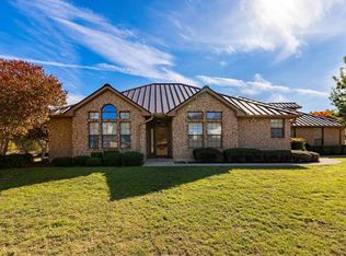 100 Braeburn Cir, Kerrville, TX 78028