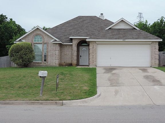 2nd image of 3428 Cobblestone Dr