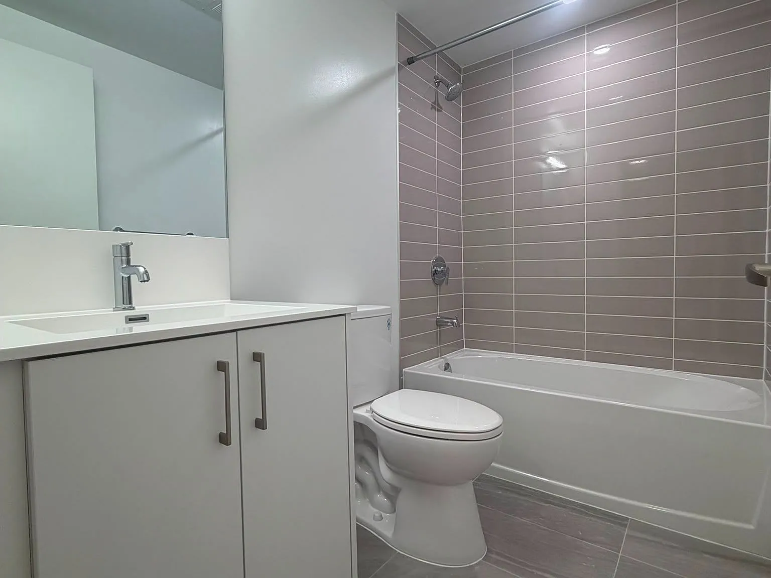 2 bed, $2,050 — Photo 4