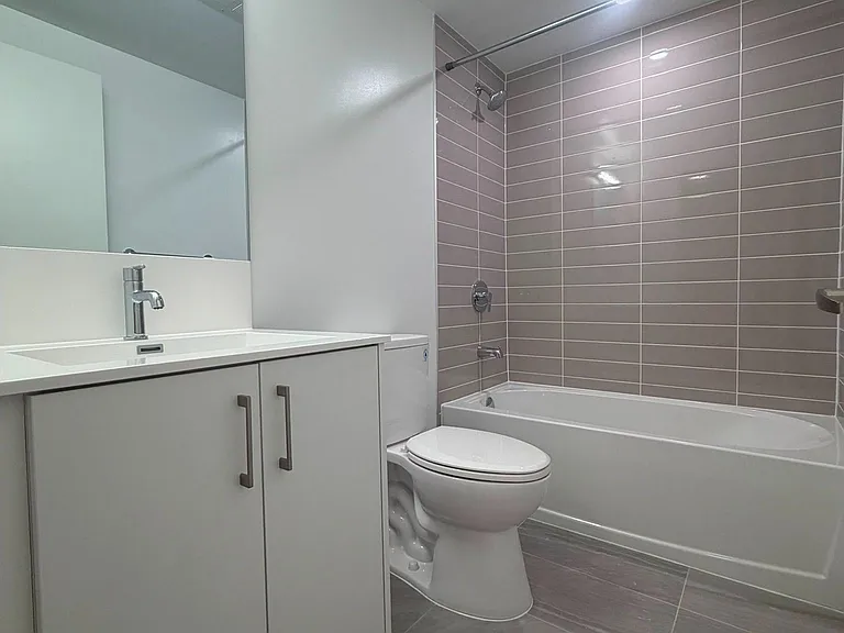 4010 Eglinton Ave W #1112 — Photo 4