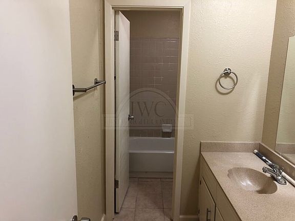 4th image of 1101 Eastside Dr #Sgkrnknqk