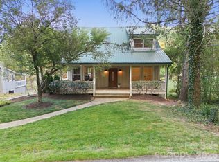 612 Christian Creek Rd, Swannanoa, NC 28778