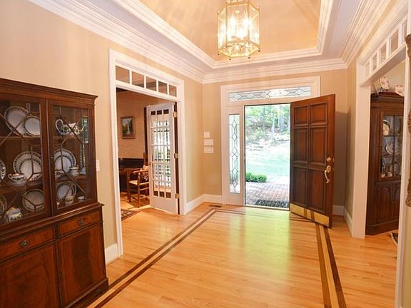 4th image of 869 Greymont Cir