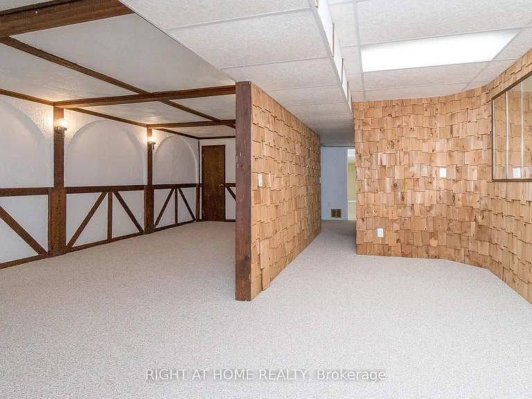 2035 Carleton Ct — Photo 23