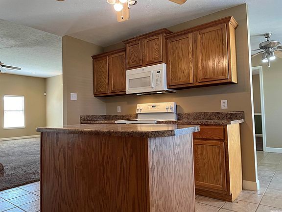 5th image of 6 Weatherton Dr