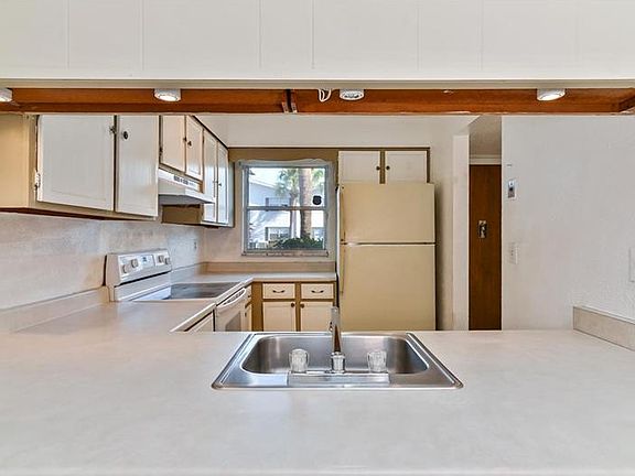 4th image of 6054 Amberly Ct #T-21