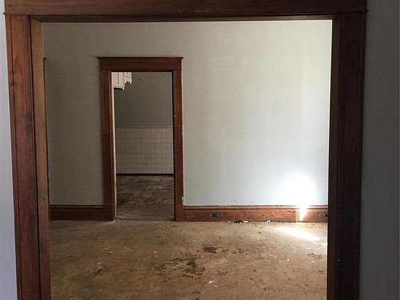 5th image of 3743 Palm St
