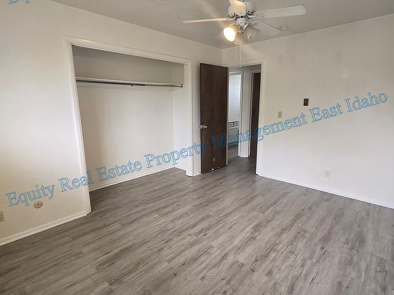 ID - 848, 852, 854, 856 Bryan Rd - LB - 854 — Photo 13