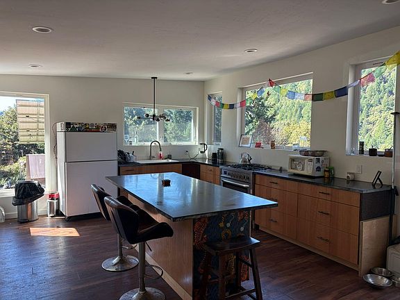 2nd image of 77320 Usal Rd