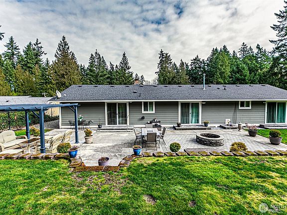 3rd image of 3614 West Tapps Drive E