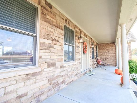 2nd image of 167 Hickory Pointe Dr
