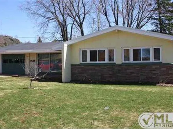 786 Juniper St, Ishpeming, MI 49849