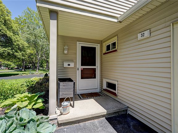 4th image of 32 Charrington Rd