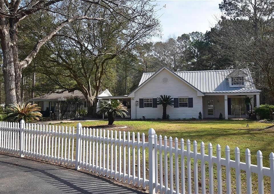 1st image of 11042 Pine Ridge Cir